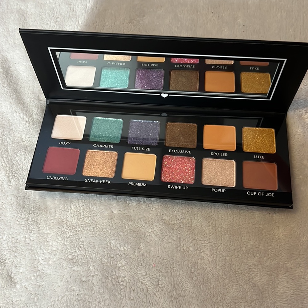 Boxy Charm  eyeshadow palette makeup